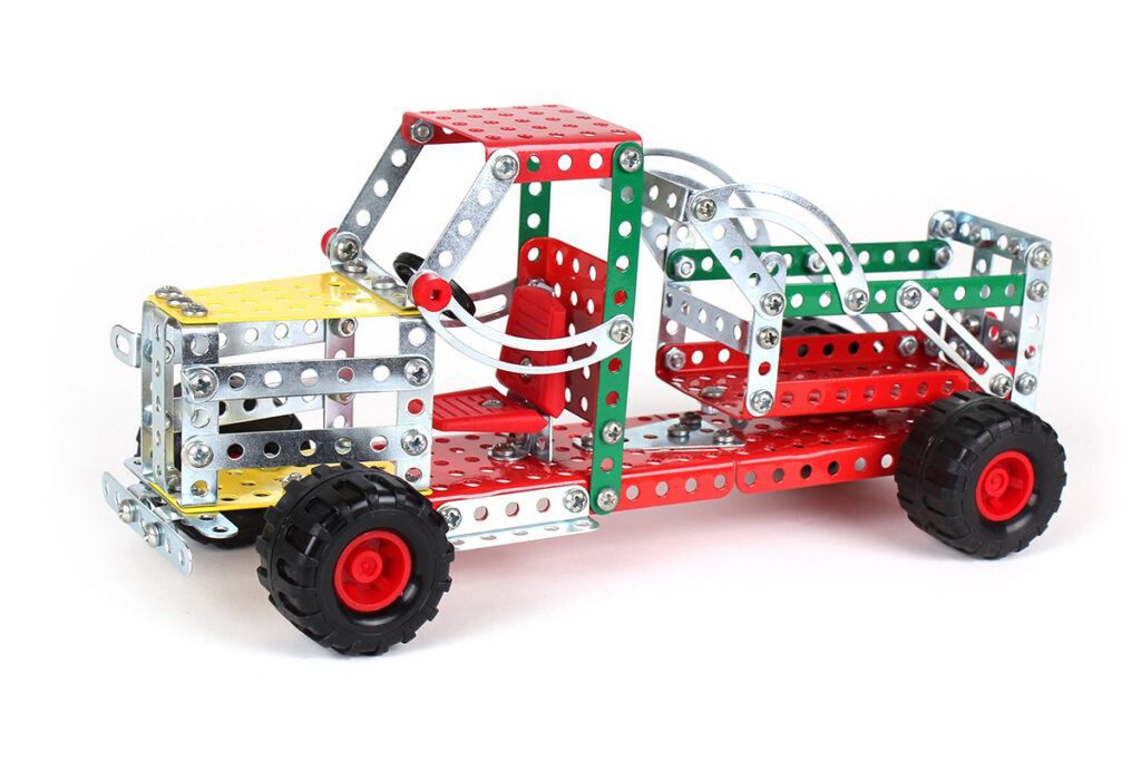 Дитячий розвиваючий Конструктор металевий Вантажівка ТехноК 4883 в коробці 236 деталей - 2